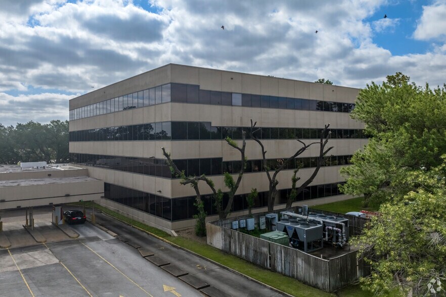 12337 Jones Rd, Houston, TX à louer - Photo de l’immeuble – Image 3 sur 4