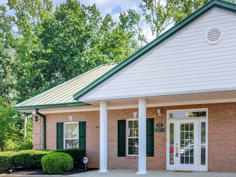 2336 Wisteria Dr, Snellville, GA à vendre - Photo de l’immeuble – Image 2 sur 31