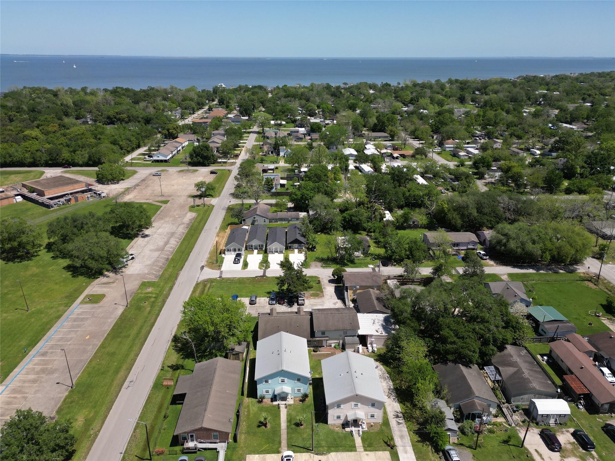 4106 Coon St, Bacliff, TX à vendre Photo de l’immeuble– Image 1 sur 18