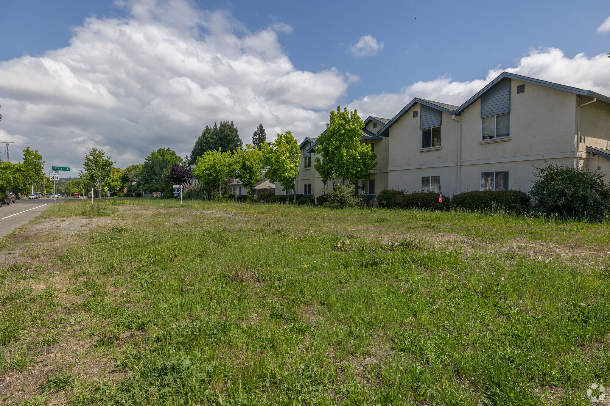 1102 North St, Santa Rosa, CA à vendre Photo principale– Image 1 sur 7