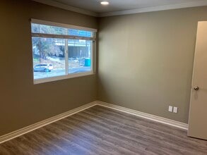 10205 Riverside Dr, Toluca Lake, CA à louer Photo intérieure– Image 2 sur 4