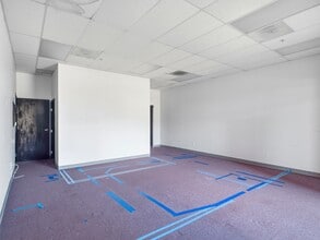 6591-6599 Collins Dr, Moorpark, CA à louer Photo intérieure– Image 2 sur 4