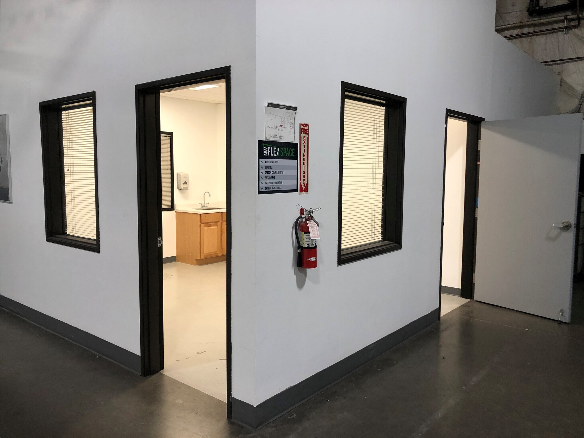 3901 SE Naef Rd, Portland, OR à louer Photo intérieure– Image 1 sur 12