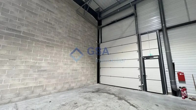 Bureau dans Moissy-Cramayel à louer - Photo de l’immeuble – Image 3 sur 9