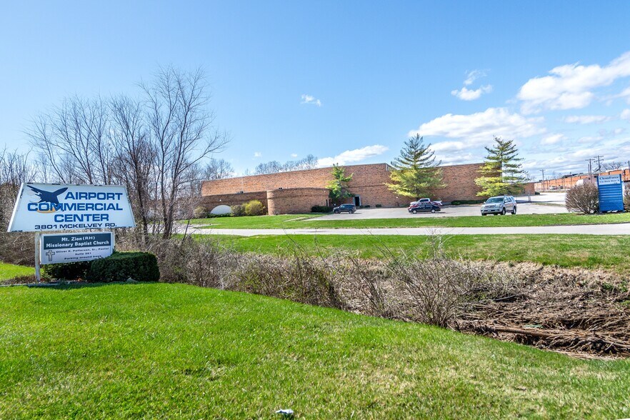 3801 McKelvey Rd, Bridgeton, MO à louer - Photo de l’immeuble – Image 2 sur 6