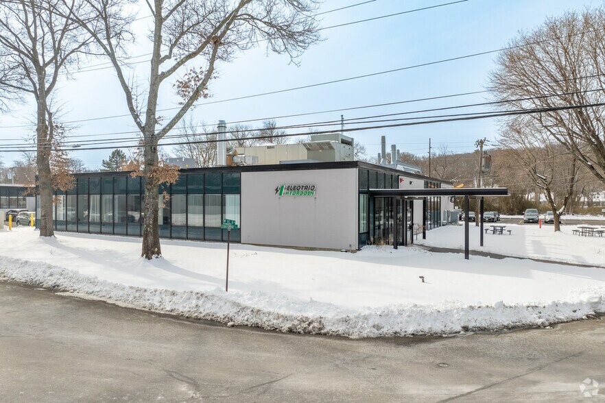 1 Strathmore Rd, Natick, MA à louer - Photo principale – Image 1 sur 4