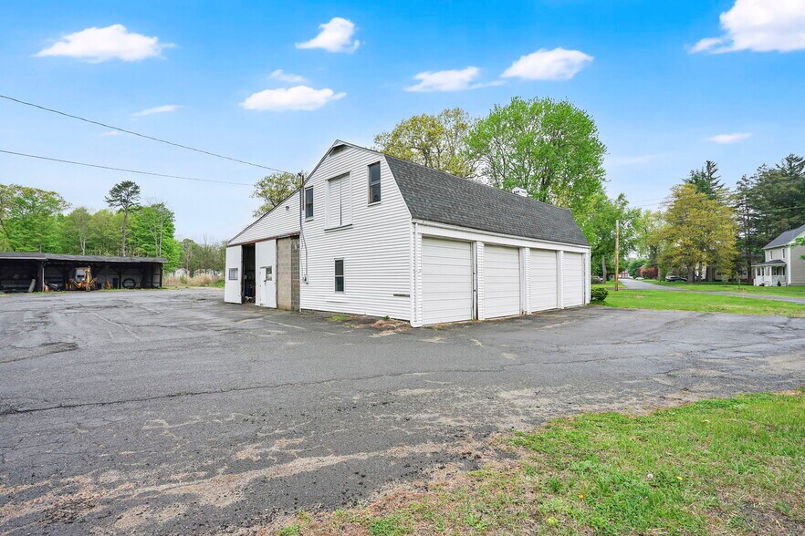 91 Squawfield Rd, Westfield, MA à vendre - Photo de l’immeuble – Image 2 sur 28