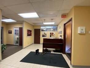 38 Antares Dr, Ottawa, ON à louer Photo de l’immeuble– Image 1 sur 6