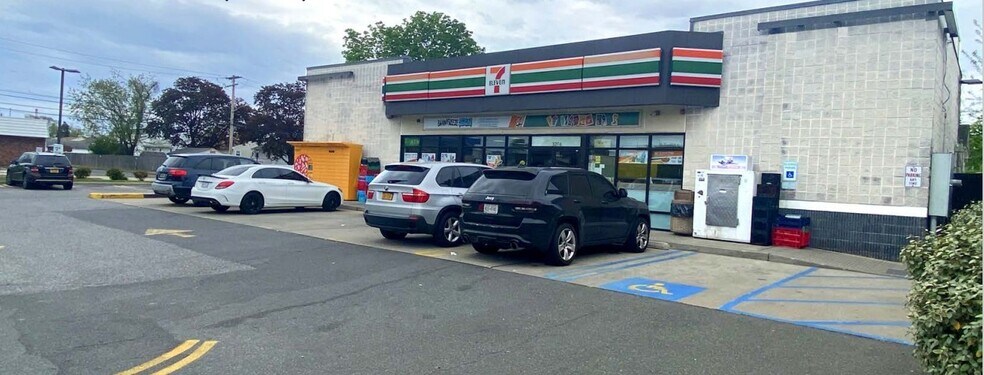 3274 Long Beach Rd, Oceanside, NY à vendre - Photo principale – Image 2 sur 7