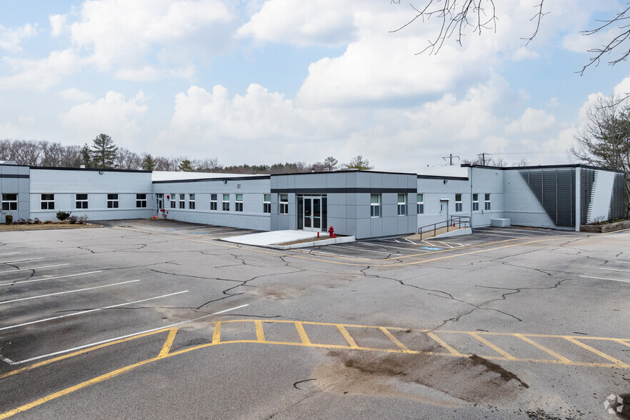 33 W Bacon St, Plainville, MA à vendre - Photo principale – Image 1 sur 13