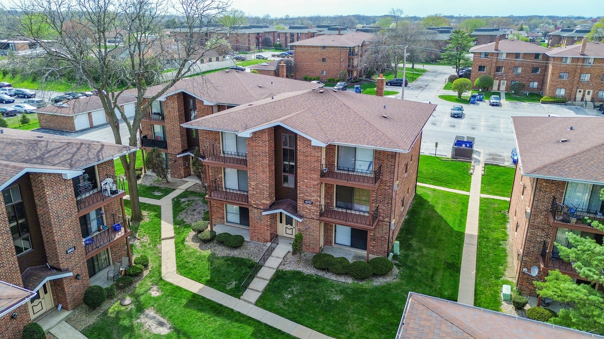 15737 Thomas Ln, Oak Forest, IL à vendre Photo principale– Image 1 sur 6