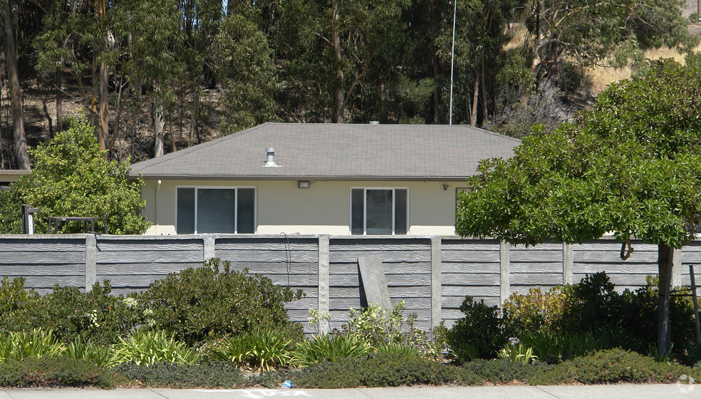 890 San Pablo Ave, Pinole, CA à louer - Photo de l’immeuble – Image 2 sur 2