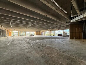 5849 Okeechobee Blvd, West Palm Beach, FL à louer Photo intérieure– Image 2 sur 5