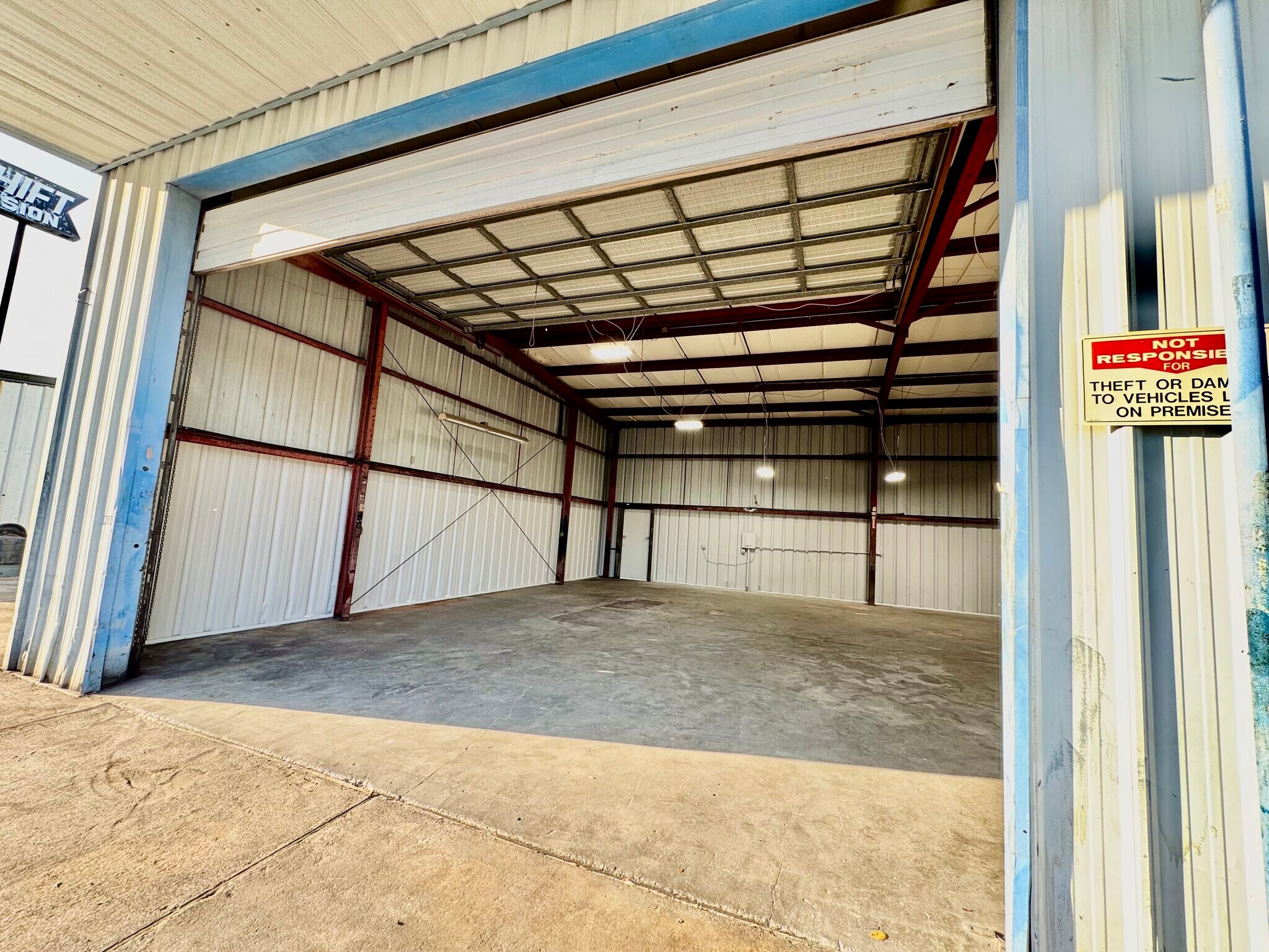 5626 N Dale Mabry Hwy, Tampa, FL à louer Photo de l’immeuble– Image 1 sur 10