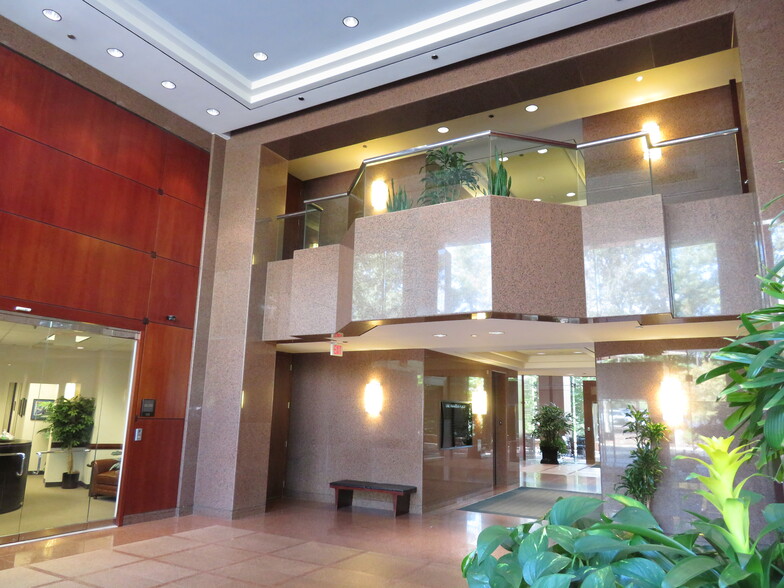 6800 Paragon Pl, Richmond, VA à louer - Hall d’entrée – Image 3 sur 6