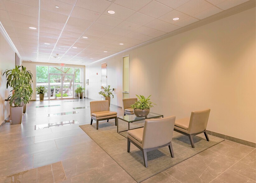 270 N Loop 1604 E, San Antonio, TX à louer - Photo de l’immeuble – Image 3 sur 10