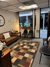 1530 Greenview Dr SW, Rochester, MN à louer Hall d’entrée– Image 1 sur 8