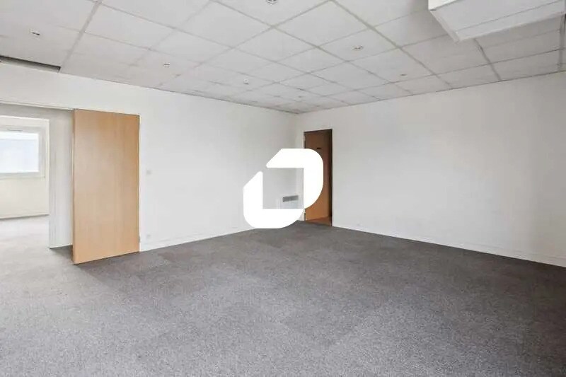 Bureau dans Villabé à louer - Photo de l’immeuble – Image 3 sur 12