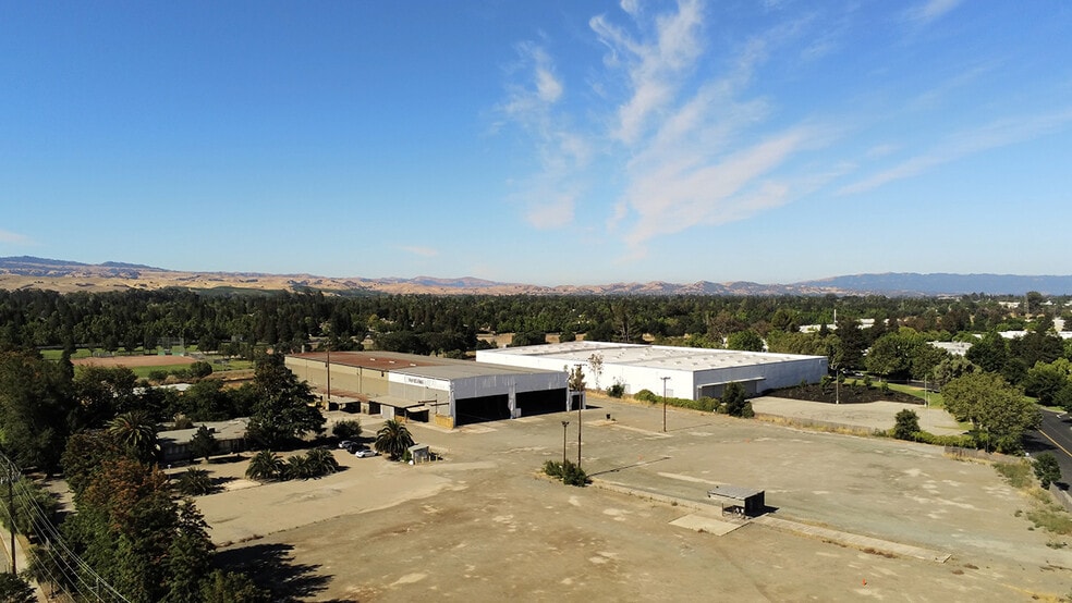 355 S Vasco Rd, Livermore, CA à louer - Photo de l’immeuble – Image 2 sur 2