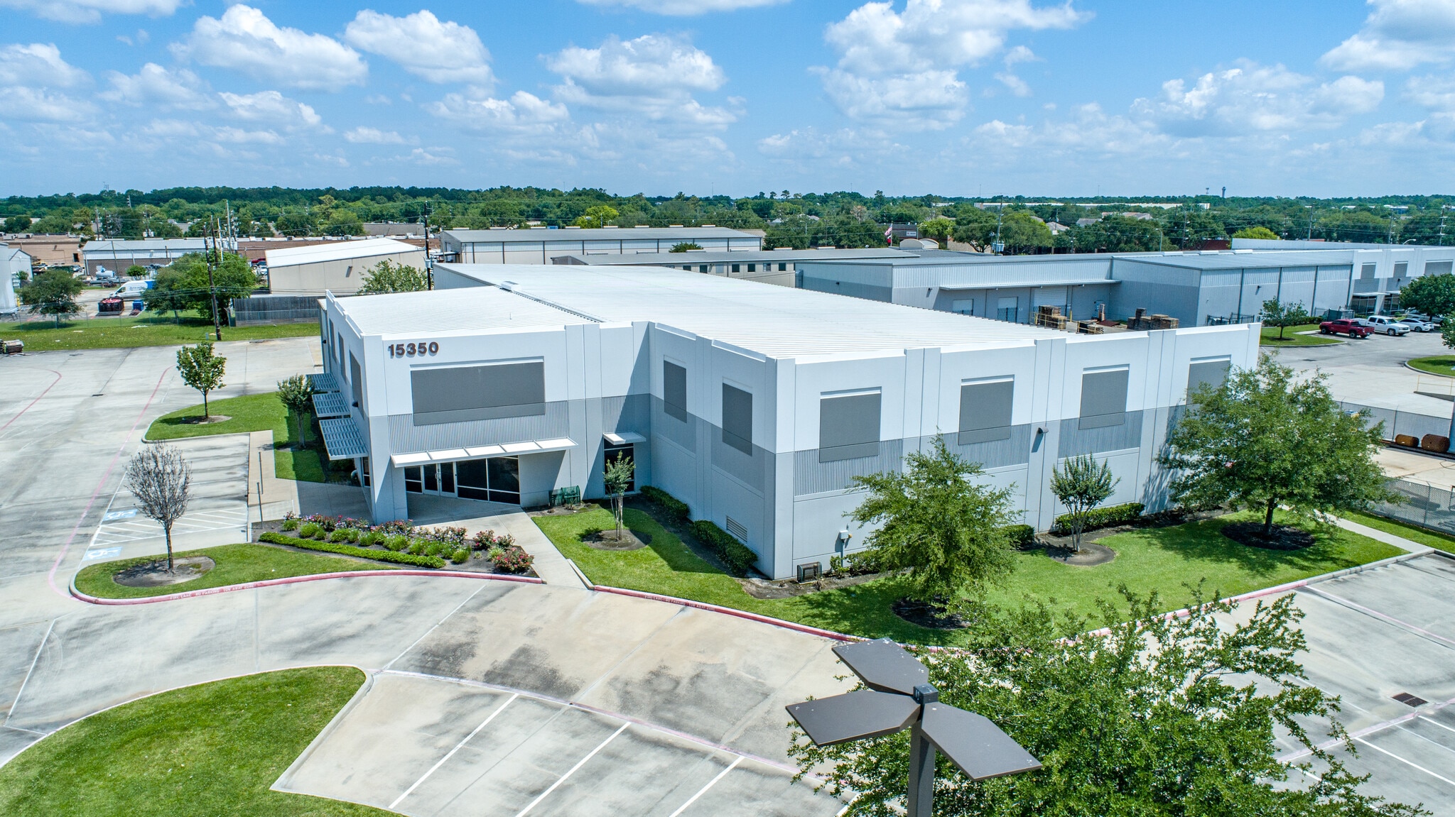 15330 Vantage Pky W, Houston, TX à louer Photo de l’immeuble– Image 1 sur 2
