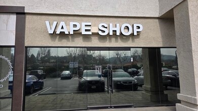 5555-5665 E Santa Ana Canyon Rd, Anaheim Hills, CA à louer Photo intérieure– Image 2 sur 5