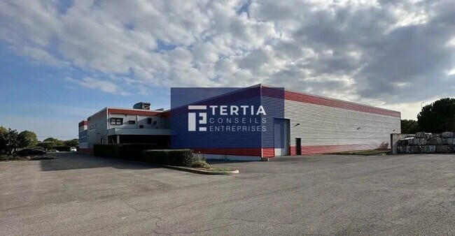 Plus de détails pour Local d’activités à vendre