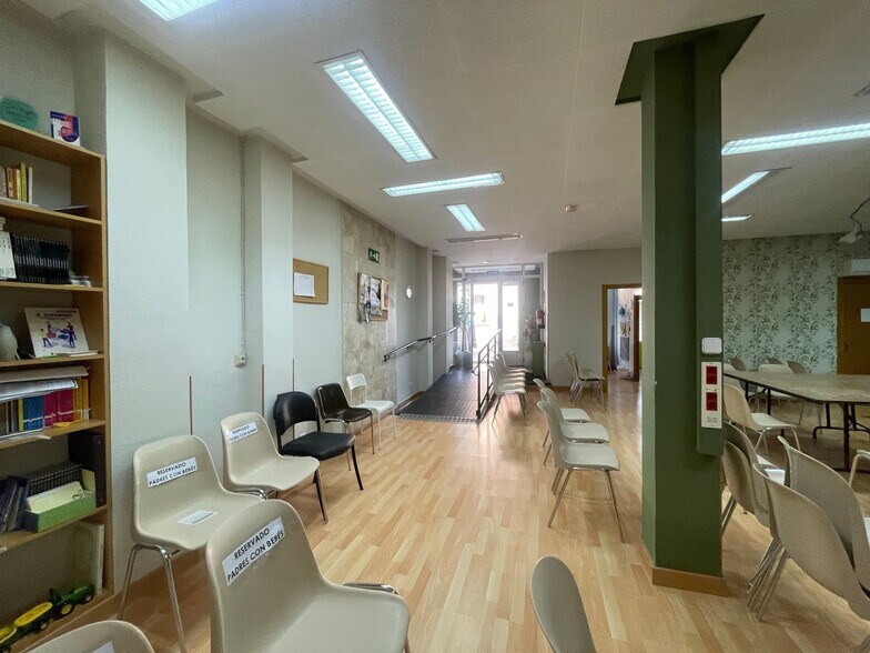 Local commercial dans Laguna de Duero à vendre - Photo intérieure – Image 2 sur 16