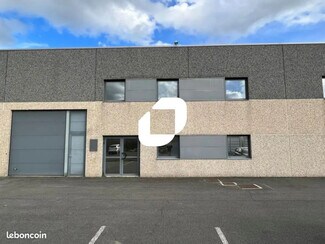 Plus de détails pour Local d'activités à louer