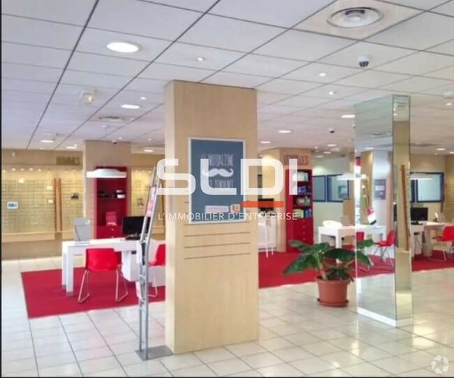 Plus de détails pour Local commercial à louer