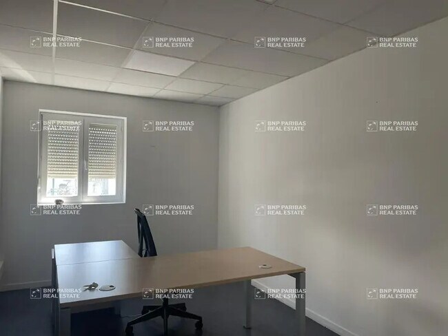 Plus de détails pour Bureau, Local d'activités à louer