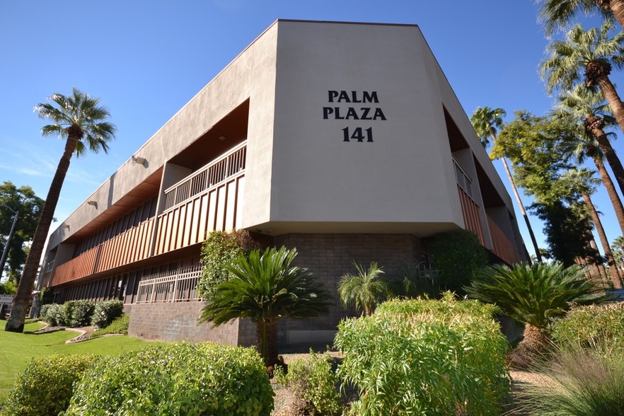 141 E Palm Ln, Phoenix, AZ à louer - Photo de l’immeuble – Image 1 sur 8