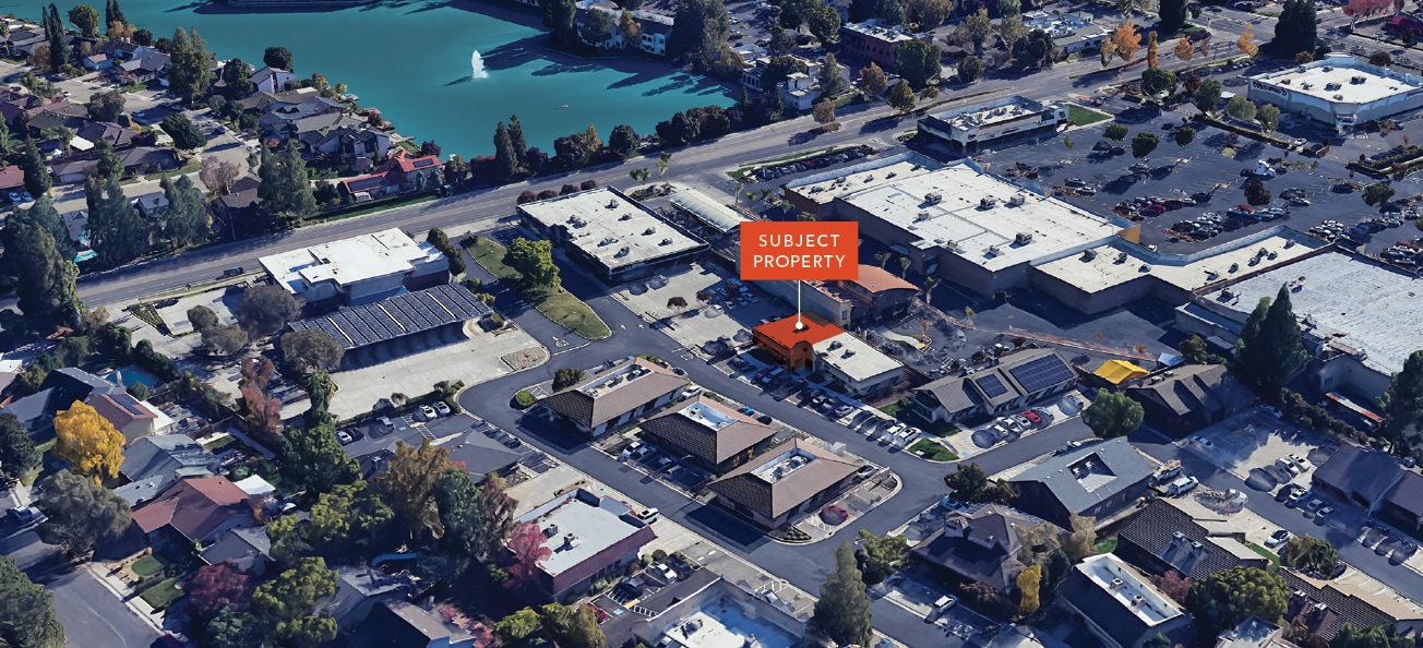 4617 Quail Lake Dr, Stockton, CA à louer Photo de l’immeuble– Image 1 sur 3