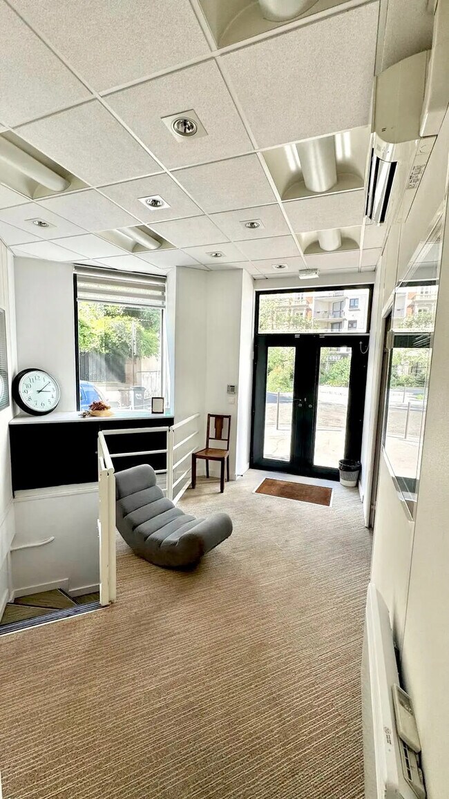 Plus de détails pour Bureau à vendre