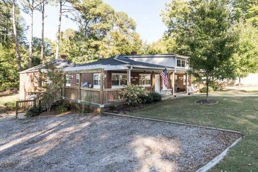 2404-2410 1/2 Van Dyke Ave, Raleigh, NC à vendre - Photo de l’immeuble – Image 2 sur 10