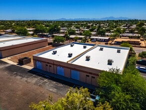 1216 E Pennsylvania St, Tucson, AZ à louer Aérien– Image 2 sur 24