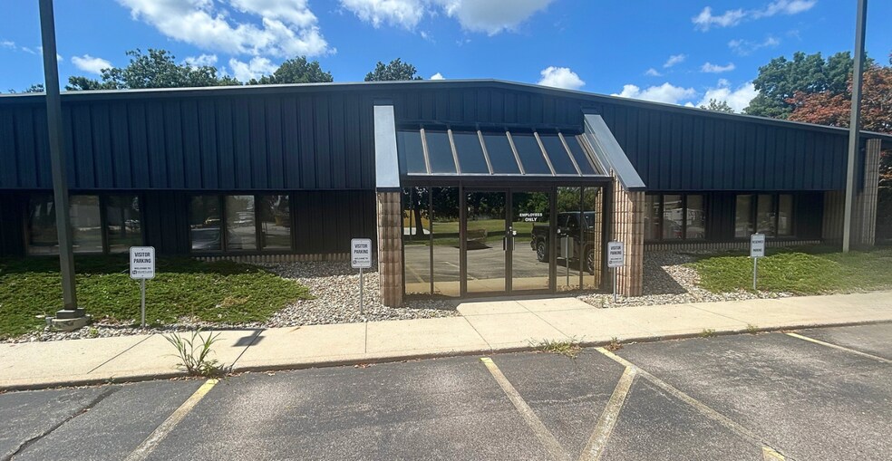 2831 Dexter Dr, Elkhart, IN à louer - Photo de l’immeuble – Image 1 sur 10