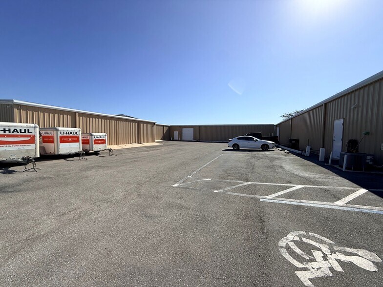 102 James St, Venice, FL à vendre - Photo de l’immeuble – Image 3 sur 16