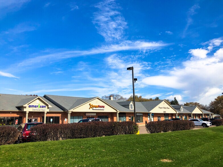 2401 Kaneville Rd, Geneva, IL à louer - Photo de l’immeuble – Image 3 sur 3