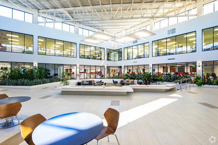 3407 W Martin Luther King Blvd, Tampa, FL à louer - Photo intérieure – Image 3 sur 5