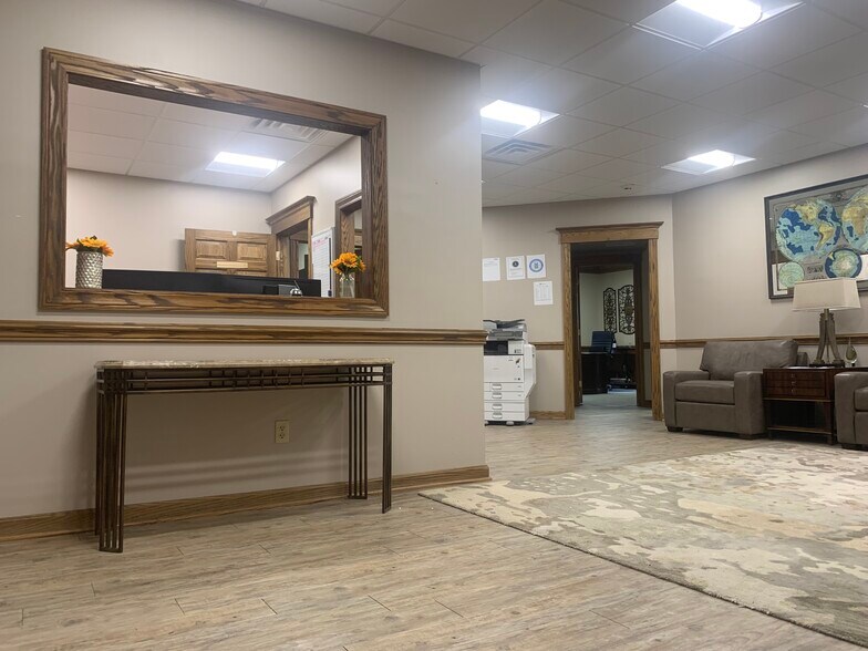 4790 Douglas Cir, Canton, OH à louer - Photo intérieure – Image 3 sur 7