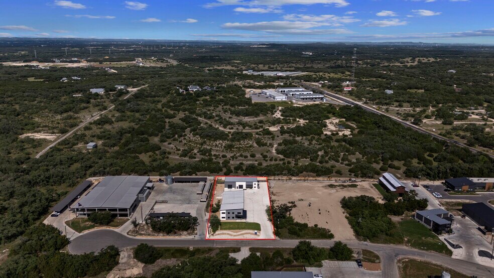 39 Truss Dr, Boerne, TX à vendre - Photo de l’immeuble – Image 3 sur 105