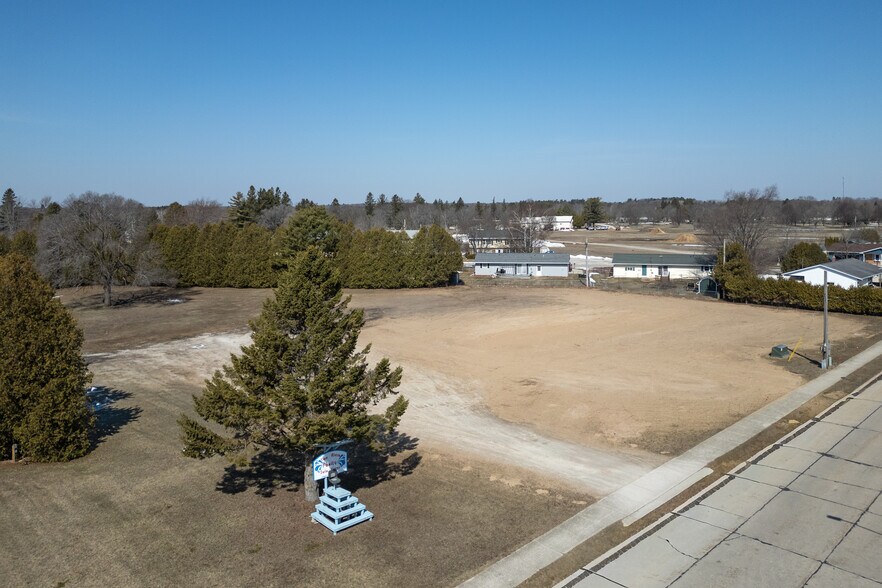 3612 Bellevue Pl, Two Rivers, WI à vendre - Photo de l’immeuble – Image 3 sur 32