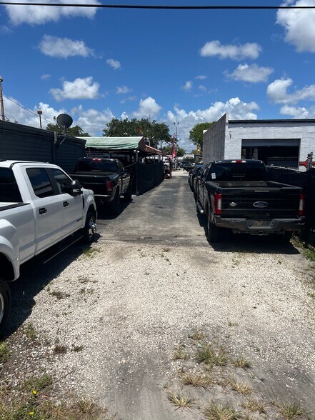 924 NE 4th Ave, Fort Lauderdale, FL à louer - Photo de l’immeuble – Image 3 sur 7