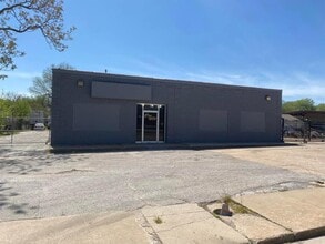 4532 Charles Page Blvd, Tulsa, OK à louer Photo de l’immeuble– Image 2 sur 2