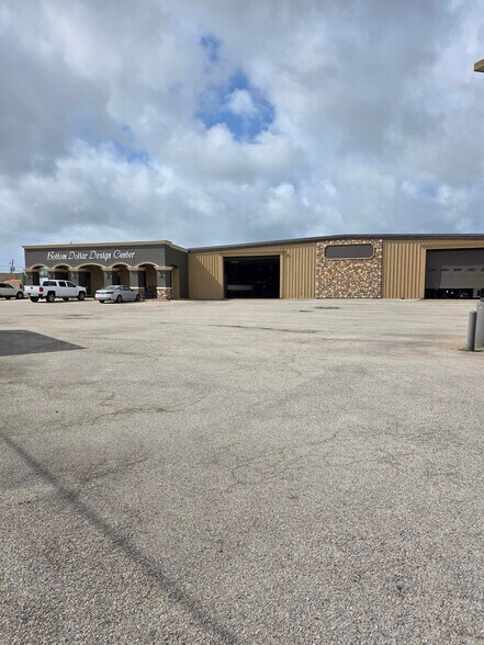 1915 N Brazosport, Freeport, TX à vendre - Photo de l’immeuble – Image 2 sur 13