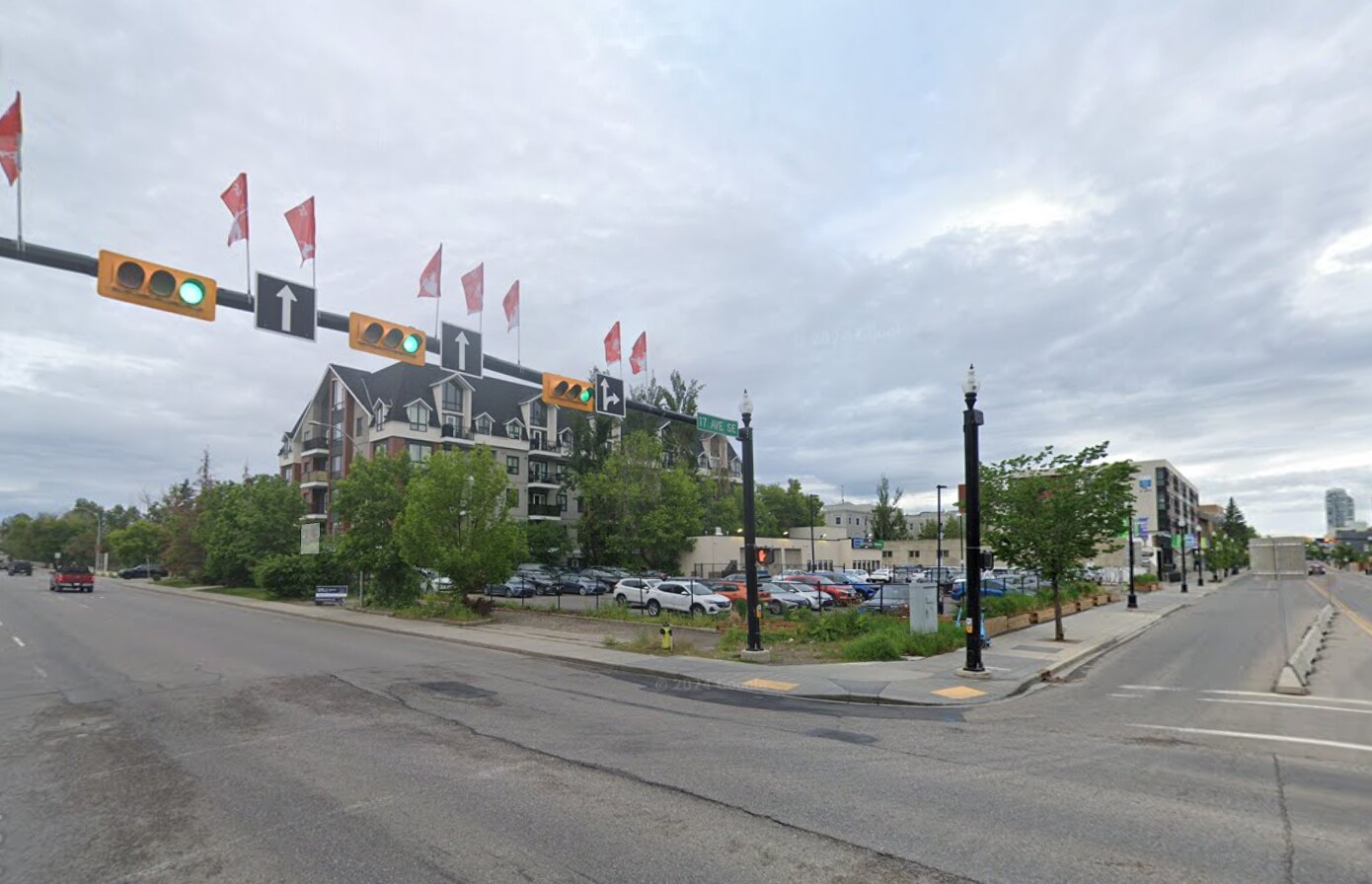 139 17th Ave SE, Calgary, AB à vendre Photo de l’immeuble– Image 1 sur 2