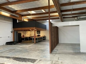 2421-2455 SE 11th Ave, Portland, OR à vendre Photo intérieure– Image 1 sur 2