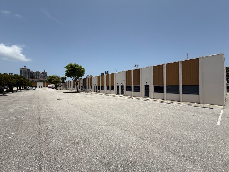 1400 Alabama Ave, West Palm Beach, FL à louer - Photo de l’immeuble – Image 3 sur 6