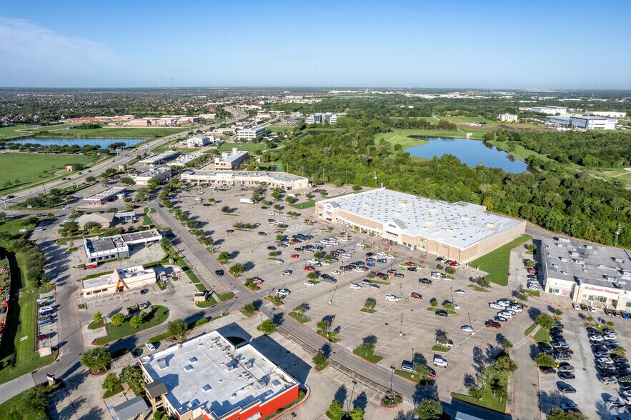 11005 Shadow Creek Pky, Pearland, TX à vendre - Aérien – Image 2 sur 16