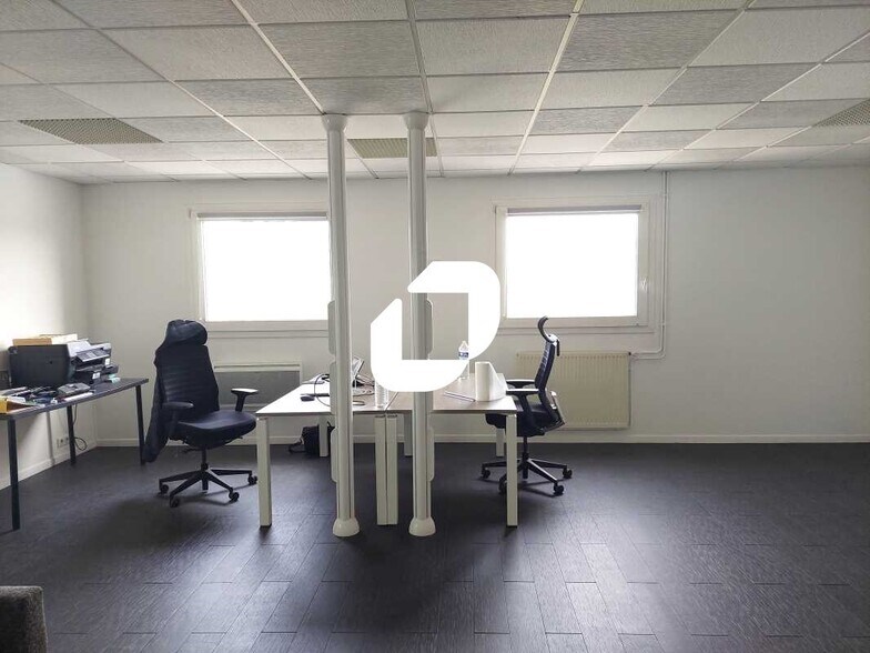 Bureau dans Trappes à vendre - Photo intérieure – Image 2 sur 10
